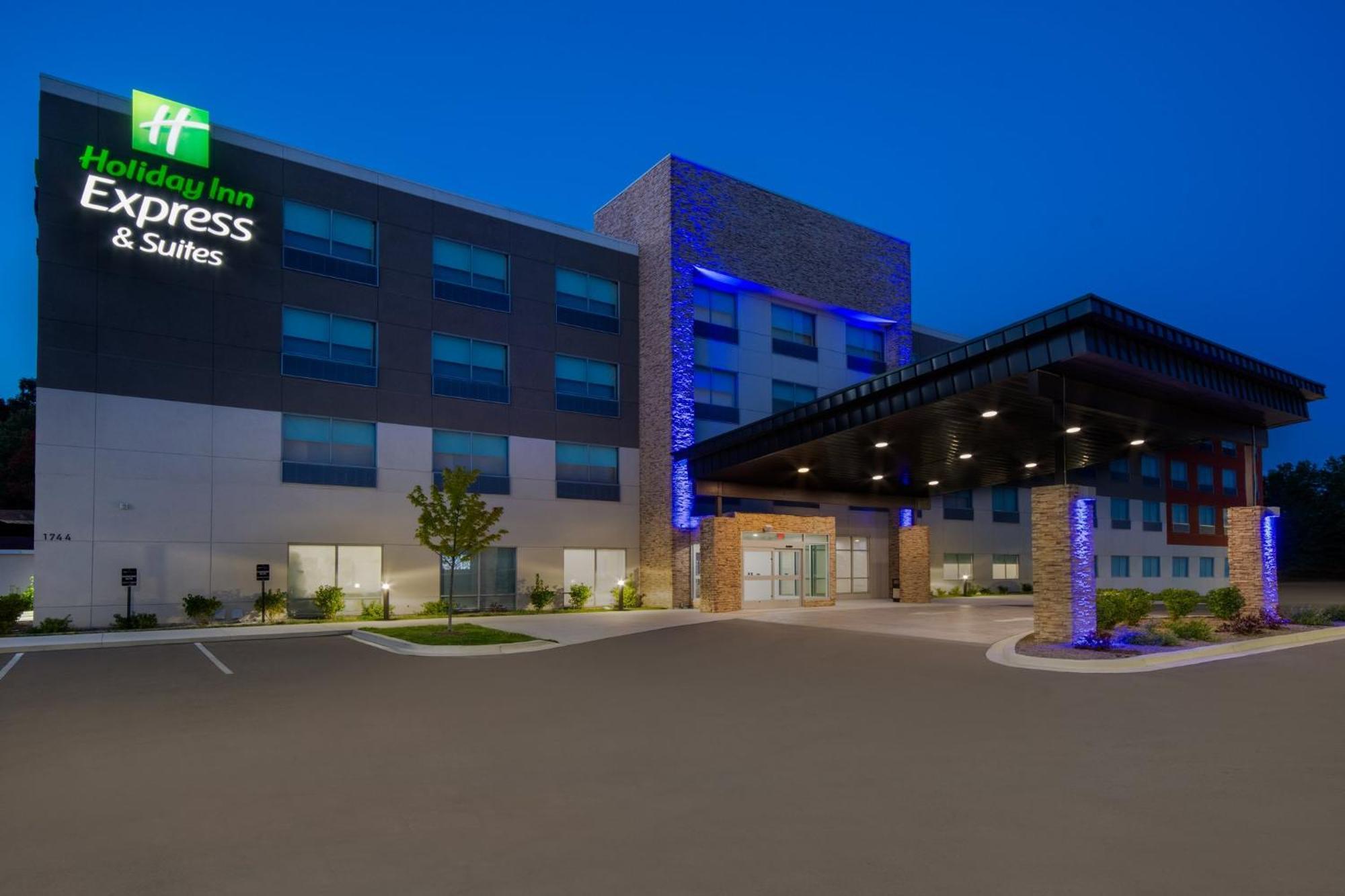 Holiday Inn Express & Suites Muskegon - Grand Haven By Ihg Exterior foto